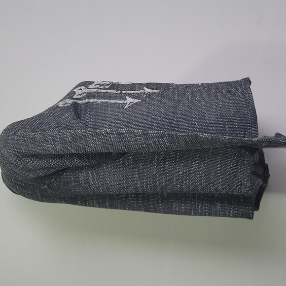 LILI WHITE GRAY ARROW PRINT TOP LONG SLEEVE CROP T SHIRT SIZE S MADE IN USA. - Picture 2 of 15